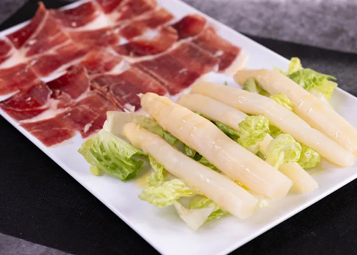 Espàrrecs amb pernil ibèric